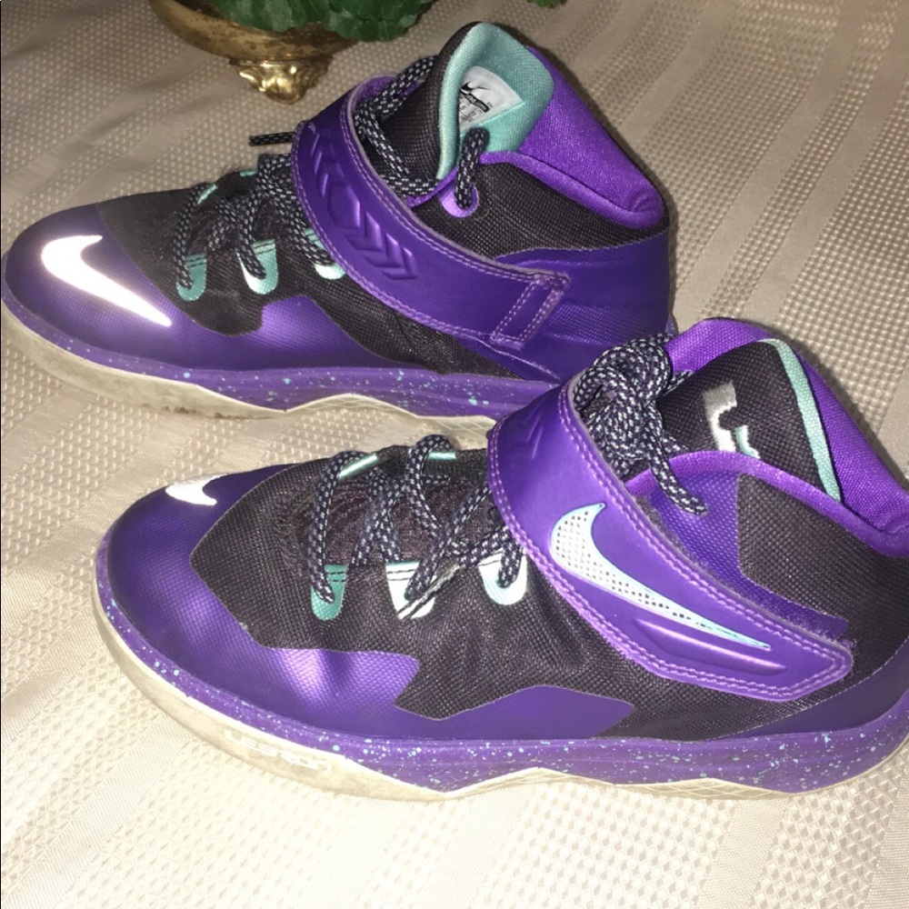 Lebron soldier 8 basketball shoes